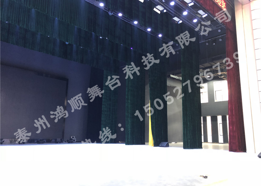 舞臺橫側(cè)幕效果